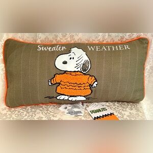 New Peanuts Textured Snoopy Sweater Weather Decorative Pillow $35